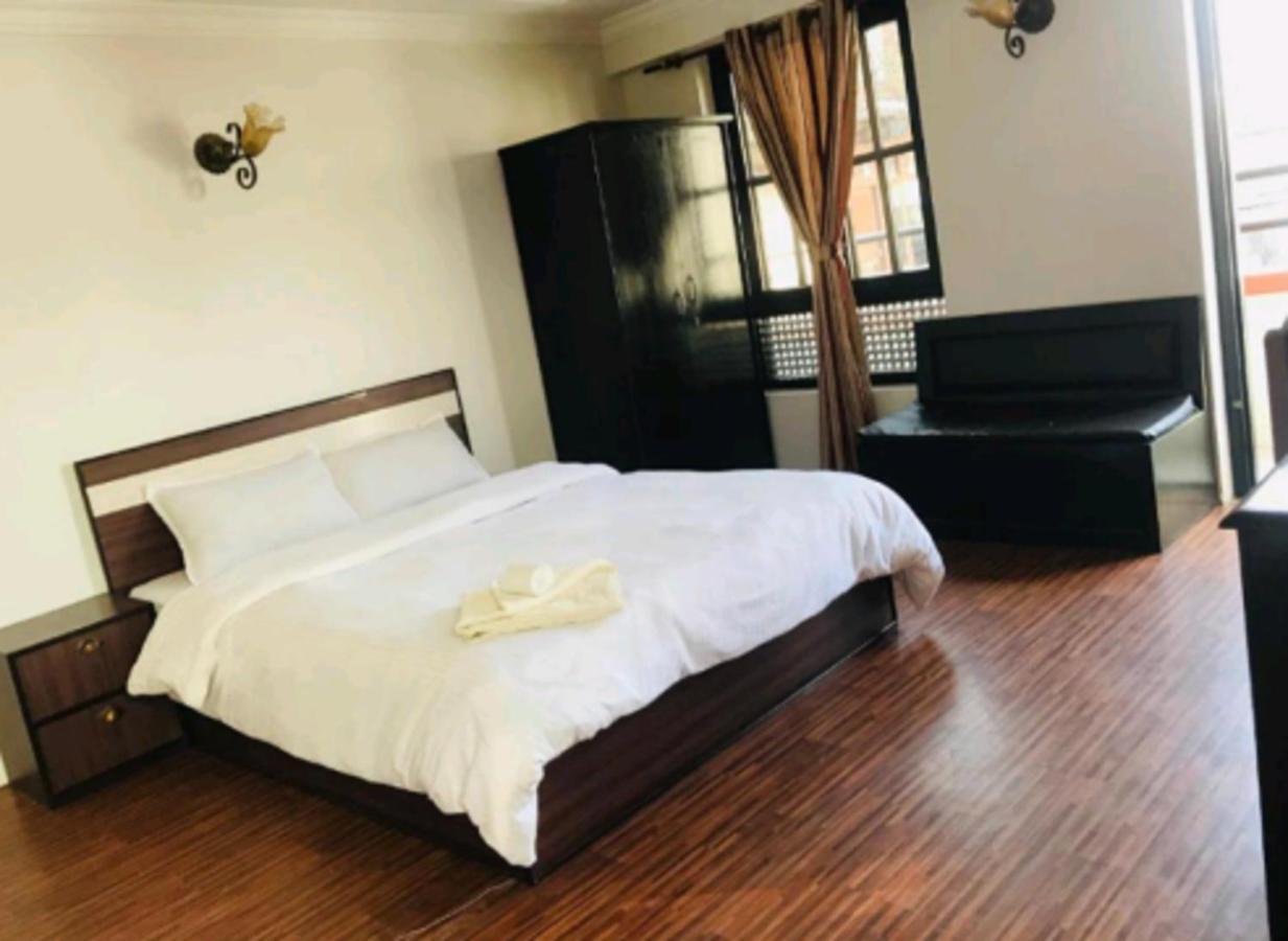 لومبيني Buddha Palace Restaurant By Wb Inn المظهر الخارجي الصورة